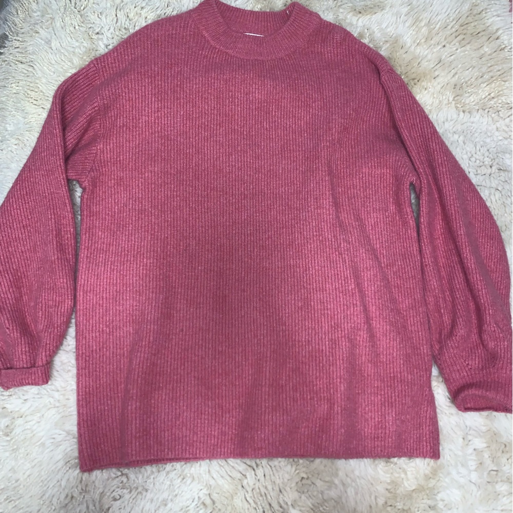 Pink H&M women’s sweater